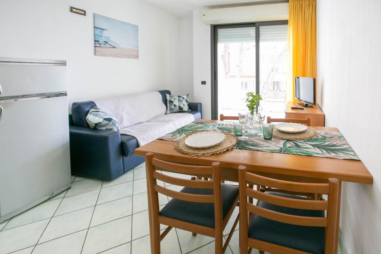 Residence Villa Dei Pini リミニ エクステリア 写真