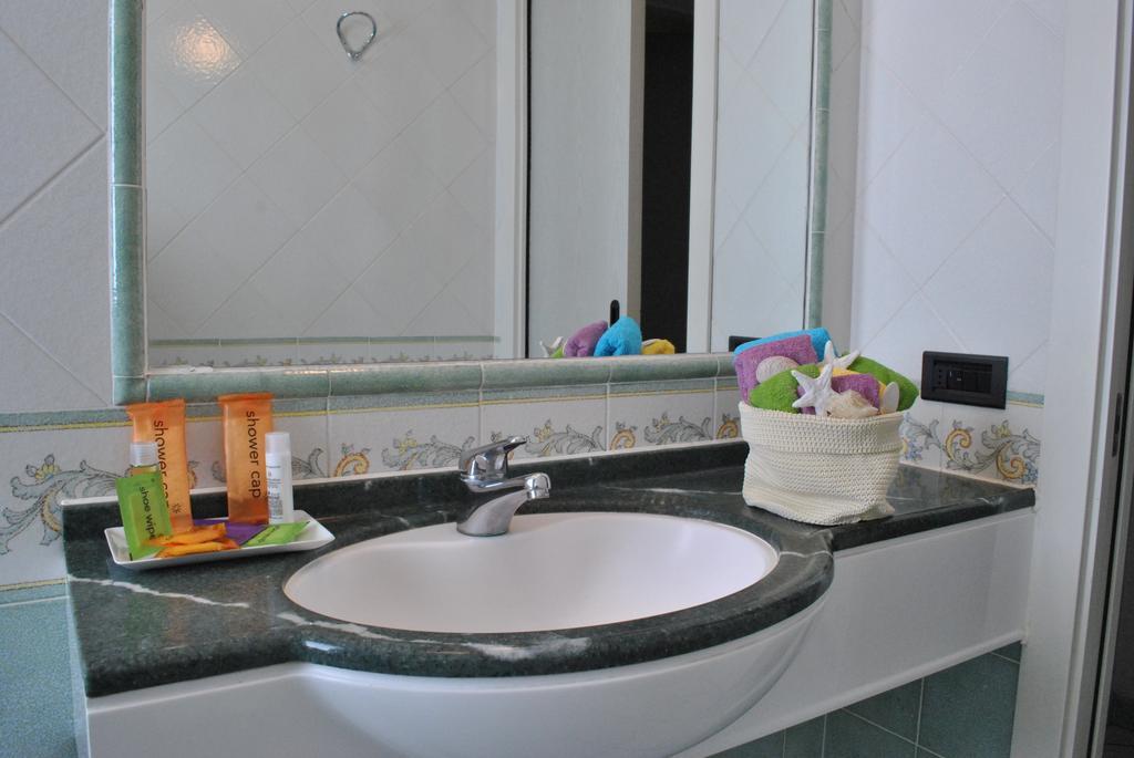 Residence Villa Dei Pini リミニ エクステリア 写真